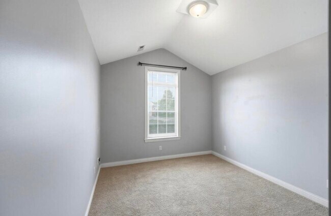 Building Photo - 5805 Mahon Dr