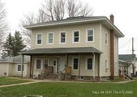 Building Photo - 319 W Oliver St