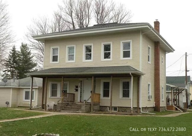 Primary Photo - 319 W Oliver St