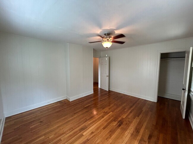 Building Photo - 1609 W Club Blvd