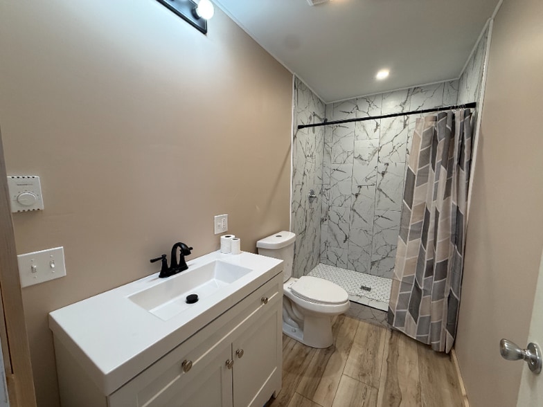 Building Photo - 41 Knapp St