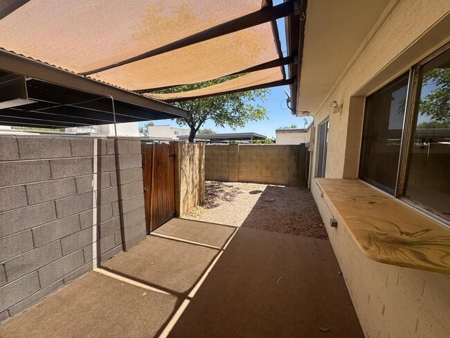 Building Photo - 8216 E Keim Dr
