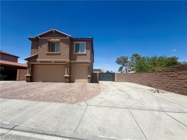 Building Photo - 6460 W Diablo Dr
