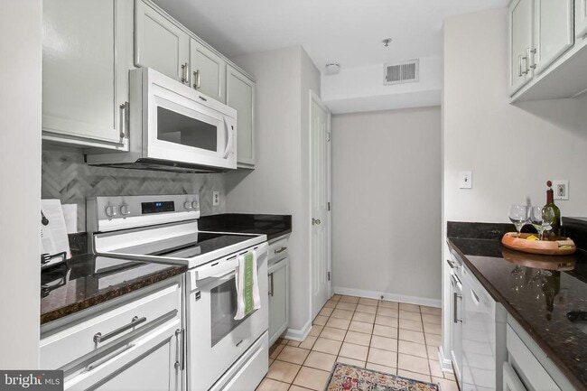 Building Photo - 4126 Monument Ct