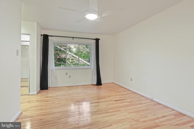 Building Photo - 1424 Yellowwood Ct