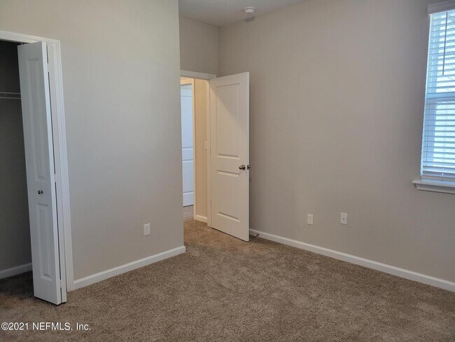 Building Photo - 334 Pine Bluff Dr