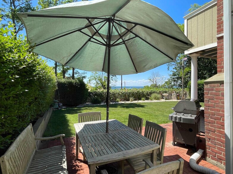 Building Photo - 2 Clifton Ave