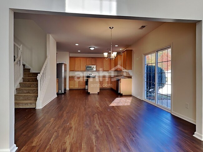 Building Photo - 7207 Tanners Creek Dr