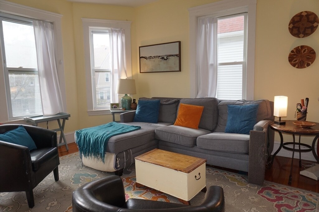 Building Photo - 52 Patten St