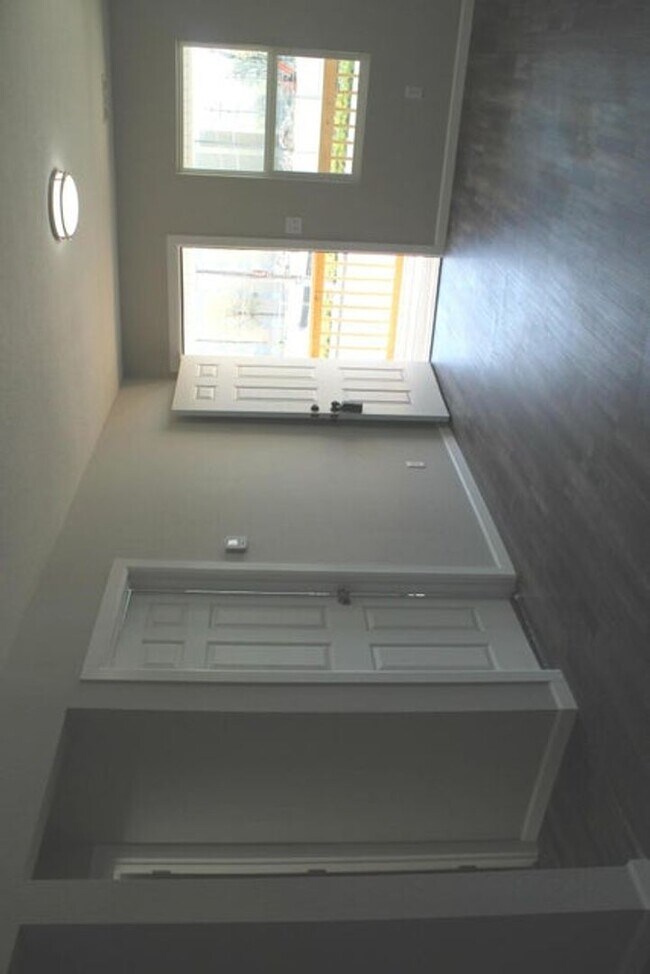 Building Photo - Charming & Remodeled Near Historic C-Street!