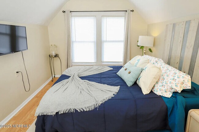 Building Photo - 49 2nd Ave