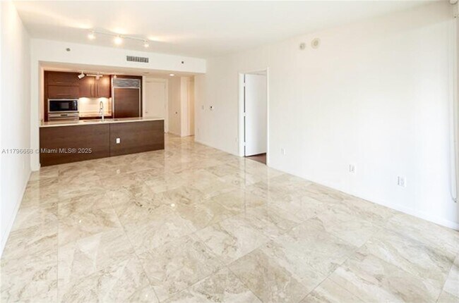 Building Photo - 475 Brickell Ave