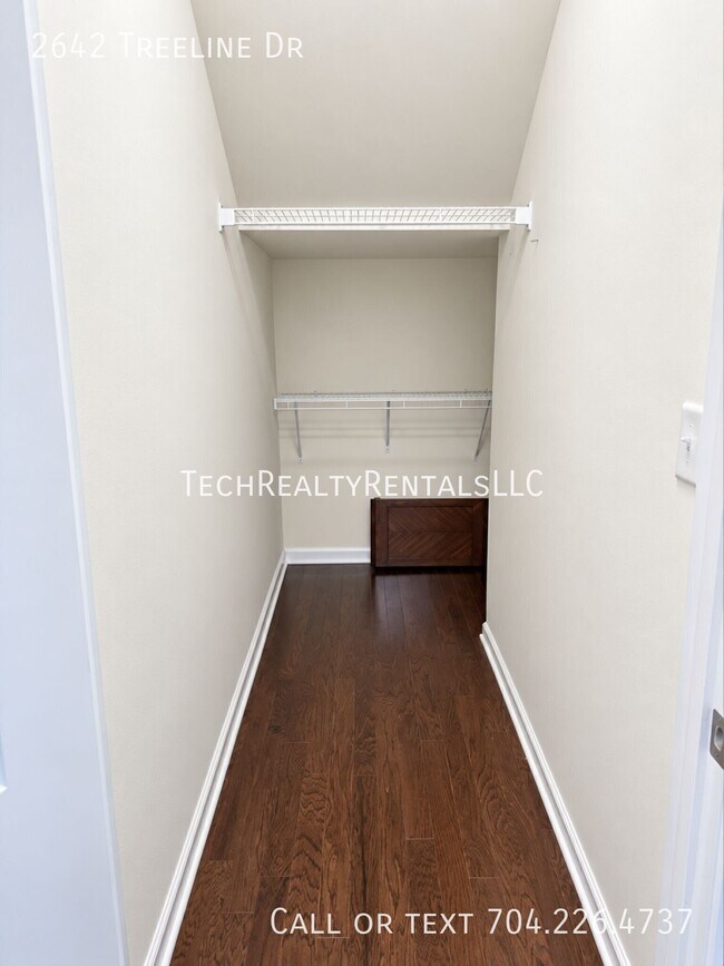 Building Photo - 2642 Treeline Dr