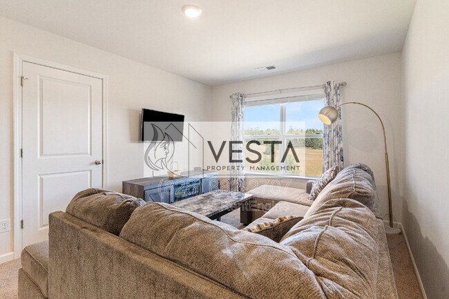 Building Photo - 240 Ridgeview Ln