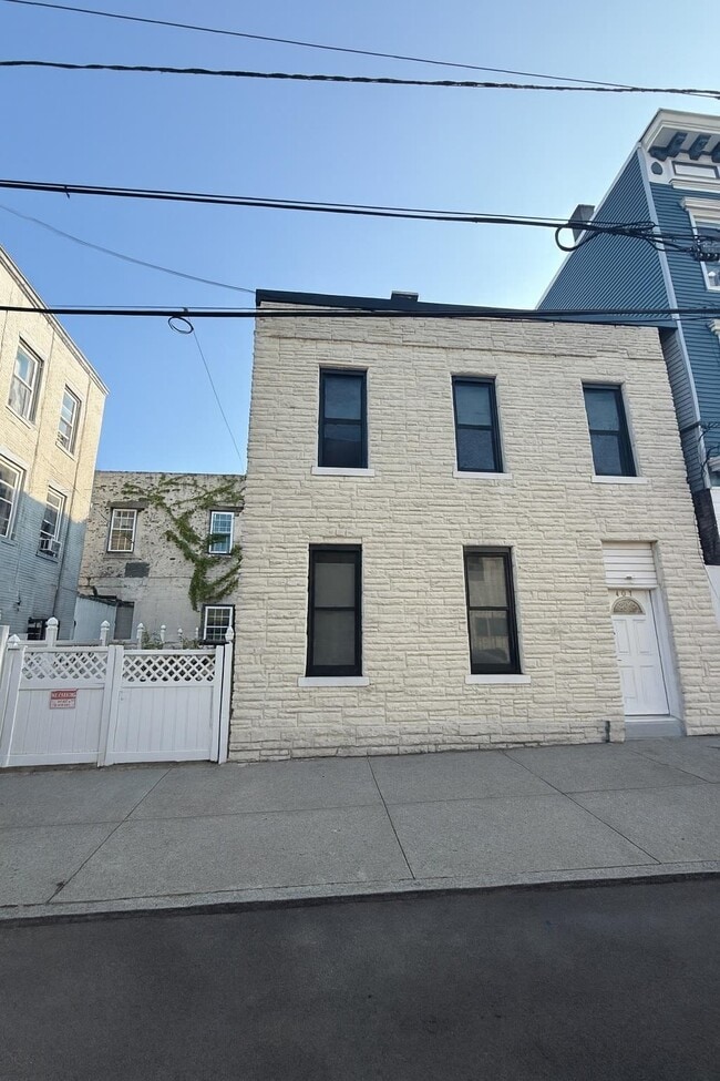 Building Photo - 407 Monastery Pl