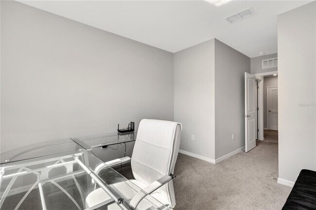 Building Photo - 8649 Daydream St
