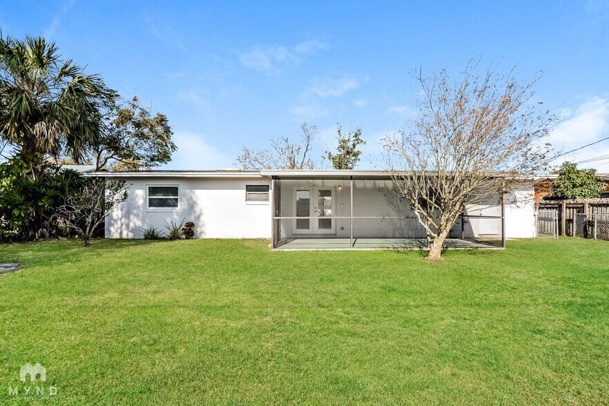 Building Photo - 1102 Orwell Ave