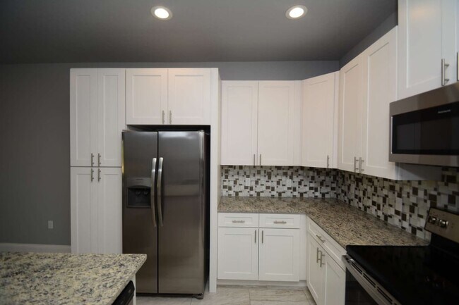 Building Photo - 25 Rosepetal Ln