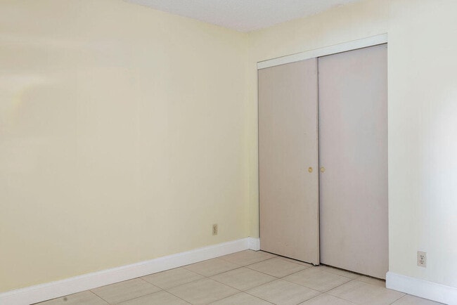 Building Photo - 5701 Camino Del Sol