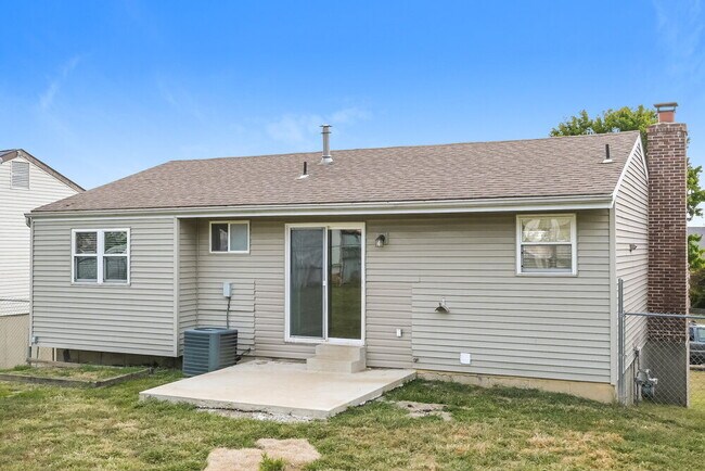 Building Photo - 2513 Weymouth Dr