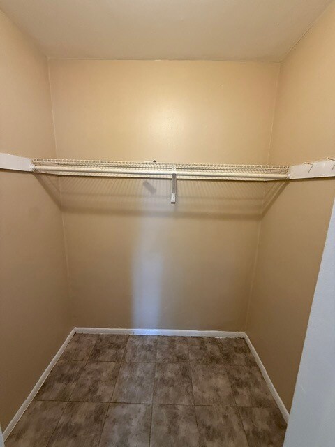 Building Photo - 3907