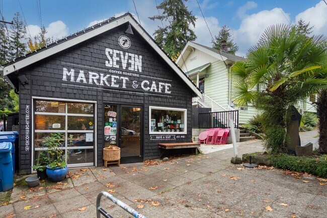 Building Photo - 5516 20th Ave NE