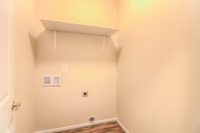 Building Photo - 2414 Woolsey Rd
