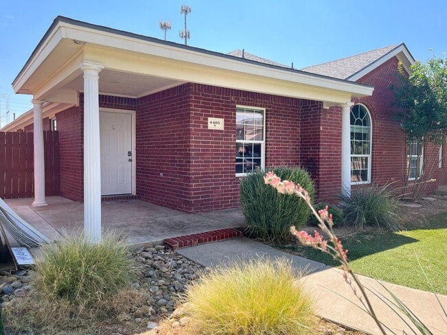 Primary Photo - 4405 105th St
