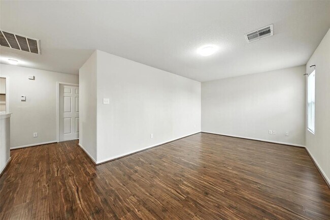 Building Photo - 3146 Madison Elm St