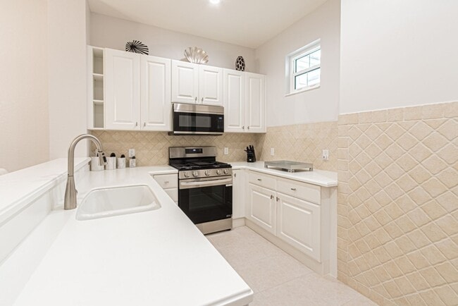 Building Photo - Seasonal Fully Furnished Home in Fiddler's Creek - AVAIL NOW-MAY