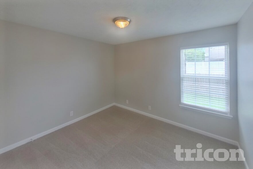 Building Photo - 3310 Perlino Dr