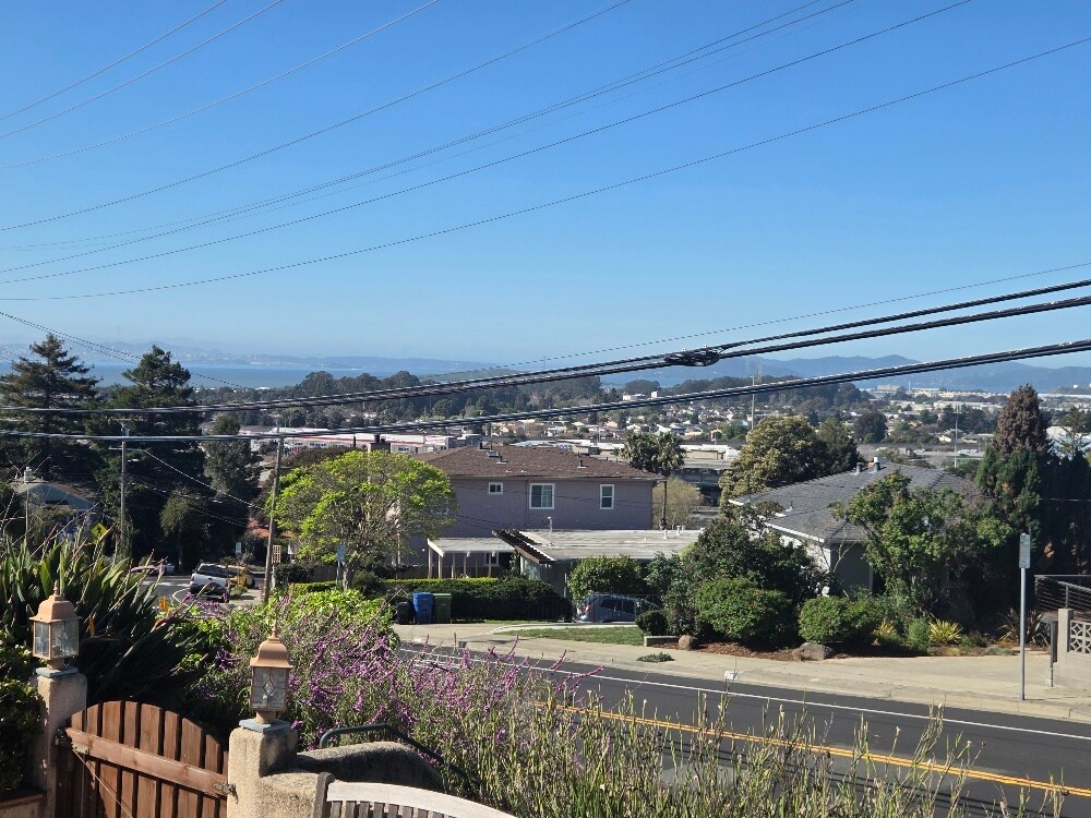 Building Photo - 6746 Cutting Blvd