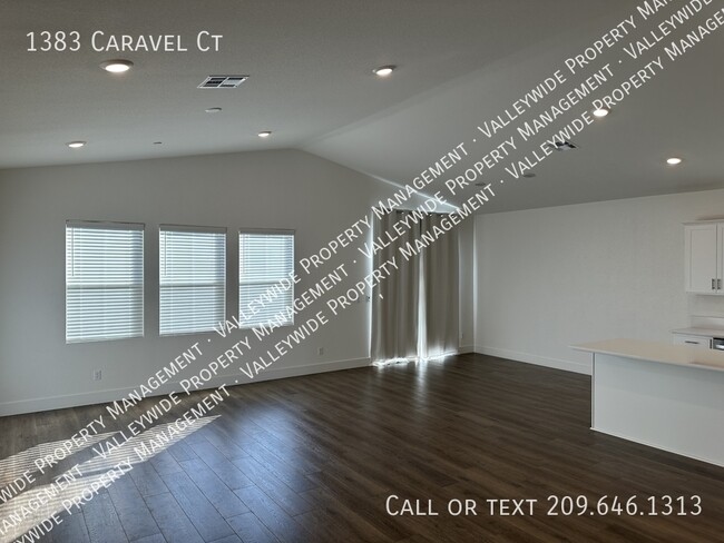 Building Photo - 1383 Caravel Ct