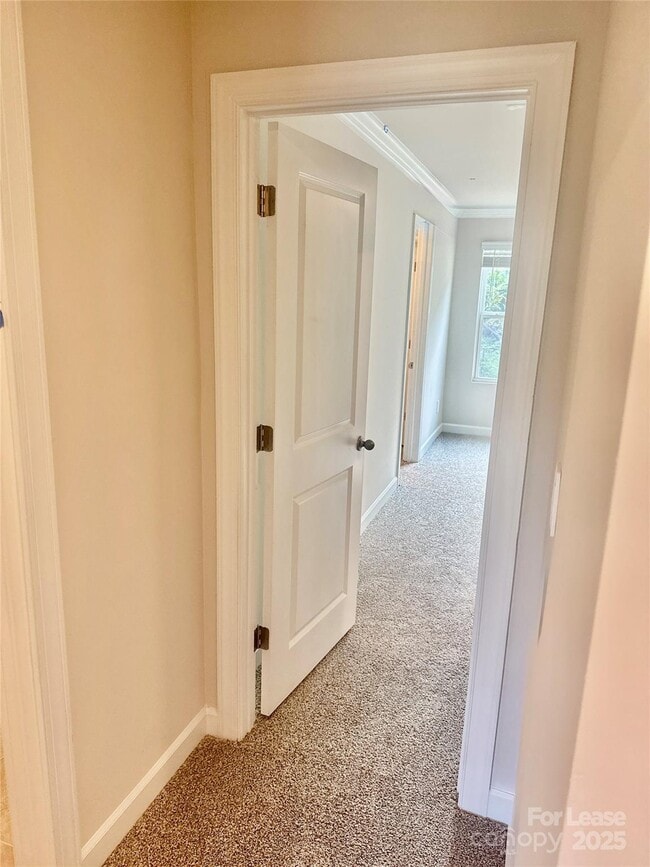 Building Photo - 4159 Smt Wds Dr