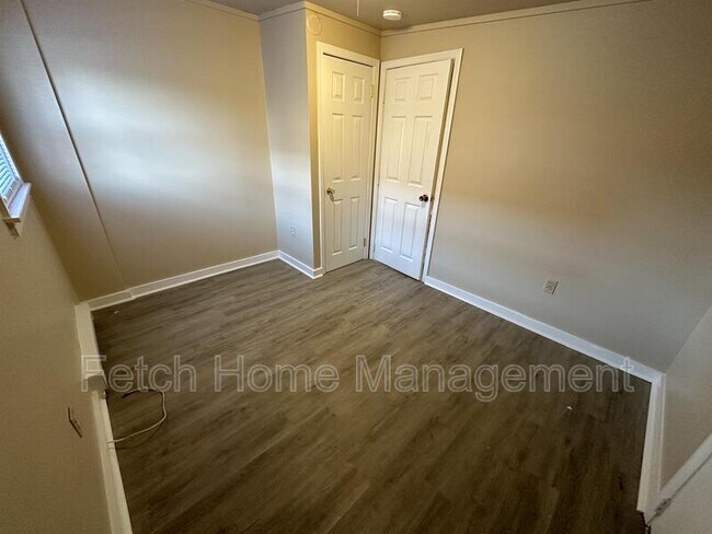 Building Photo - 25 Conestoga St