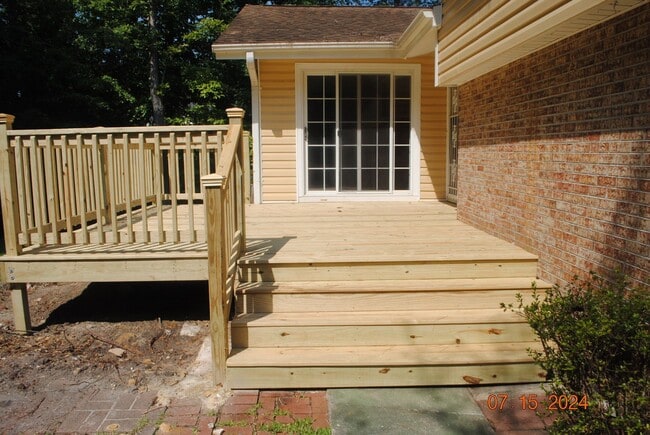 Building Photo - 102 Epworth Dr