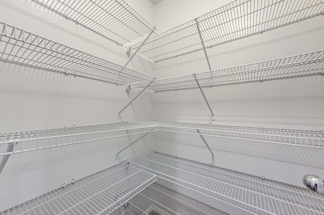 Building Photo - House For Rent! 4 beds, 3 baths Community ...