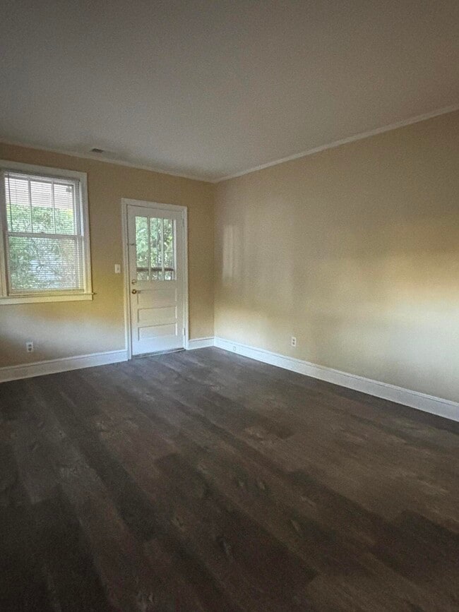 Building Photo - 901 Miller Rd