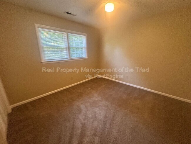 Building Photo - 2393 Spicewood Dr