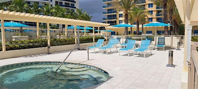 Building Photo - 2501 S Ocean Dr
