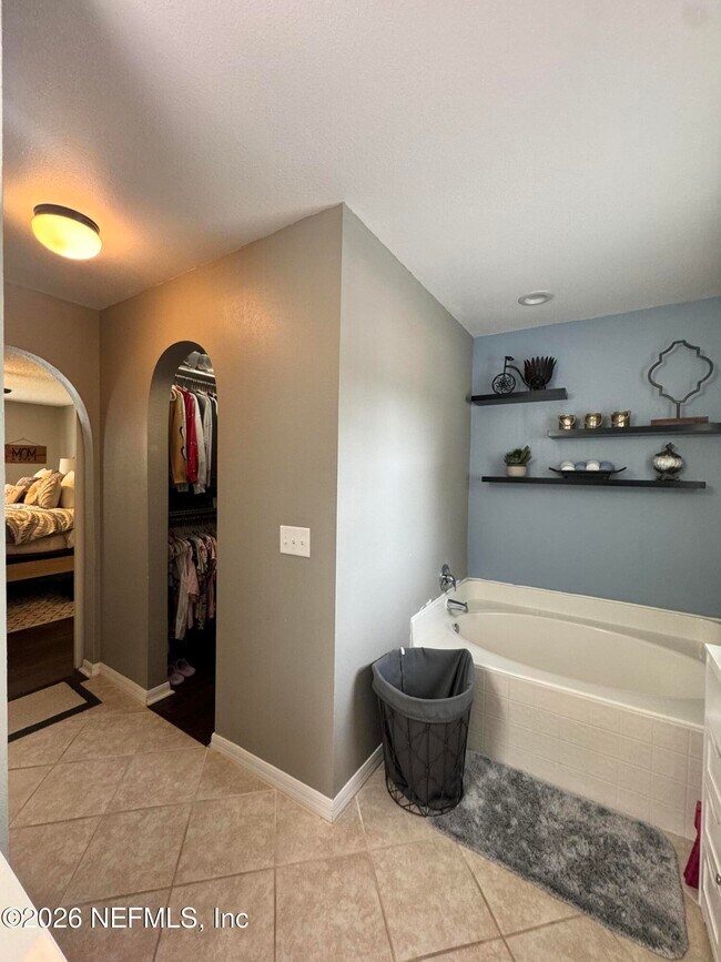 Building Photo - 12341 Glenn Hollow Dr