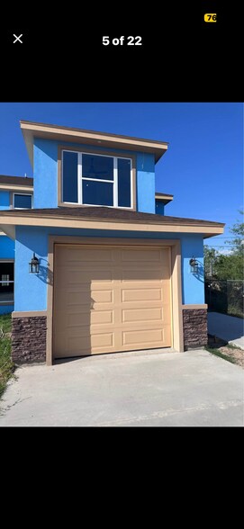 Building Photo - 530 Ebony