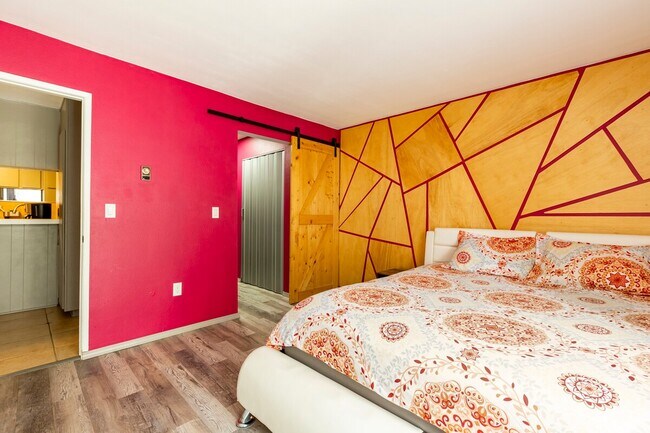 Building Photo - 6780 Friars Rd