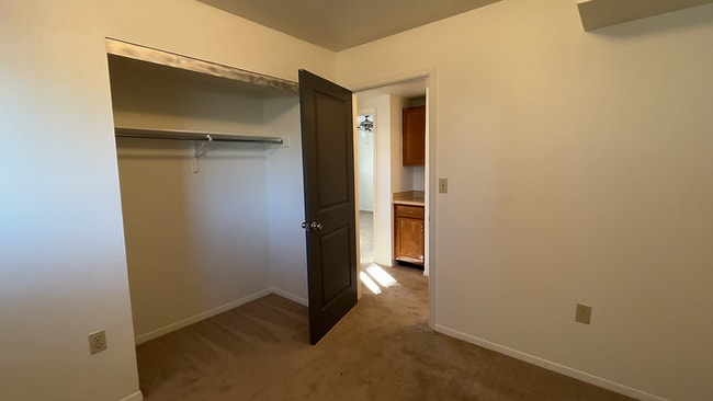 Building Photo - 1281 Dakota Dr