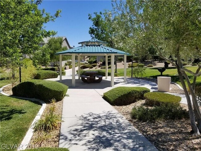 Building Photo - **$350 OFF 1ST MONTH RENT** Centennial Hil...