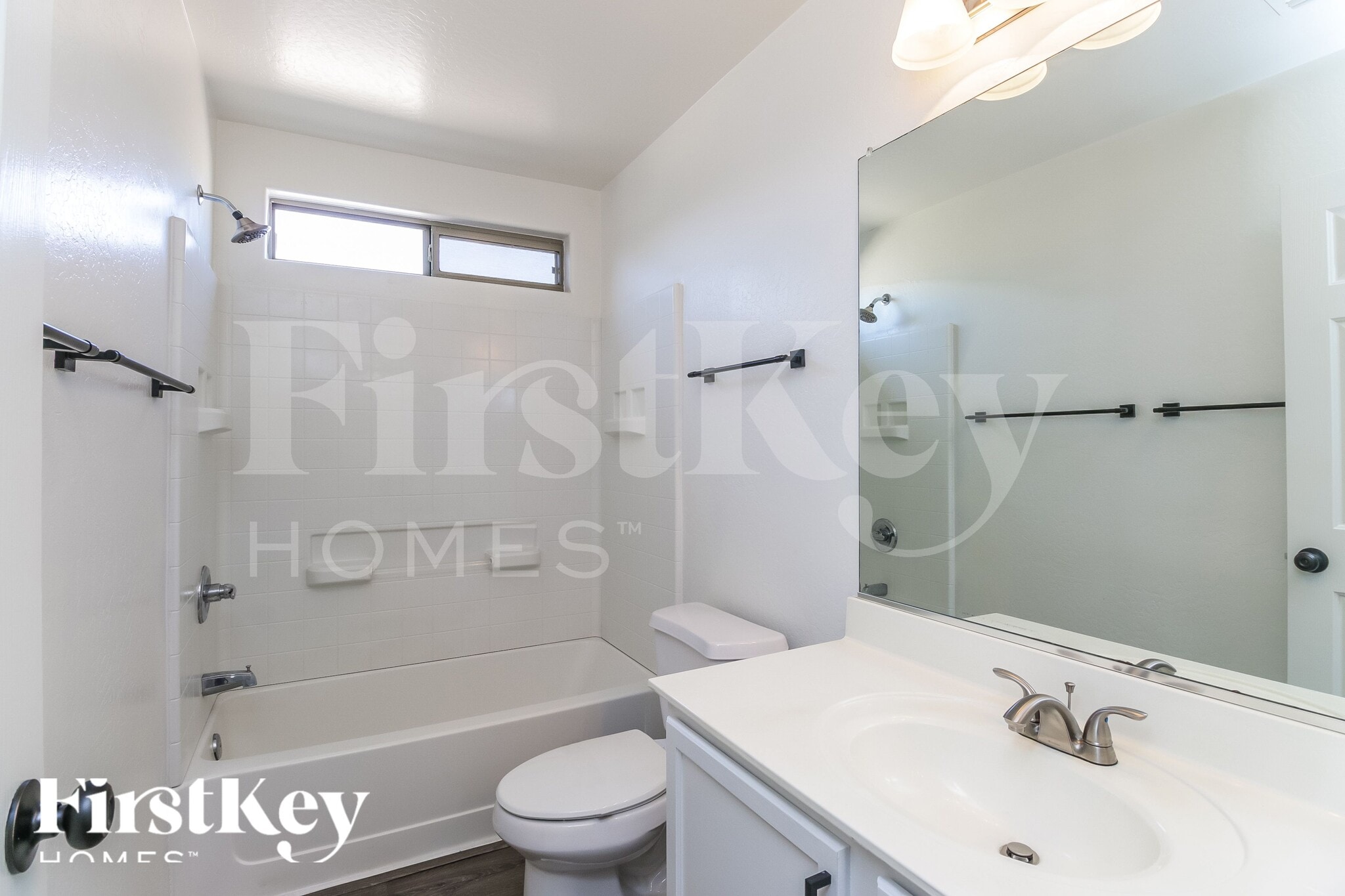 Building Photo - 1168 W Desert Basin Dr