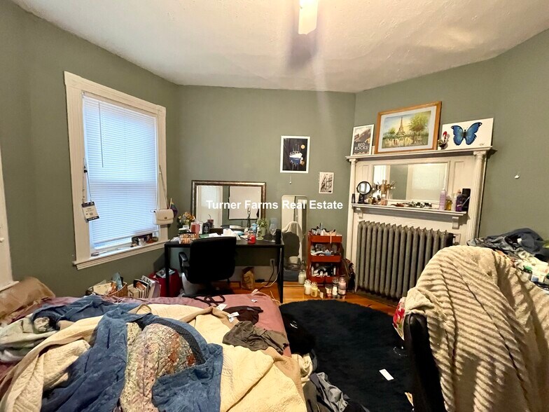 Building Photo - 12 Bucknam St