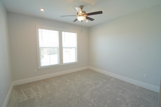 Building Photo - 3846 Arbor Dr