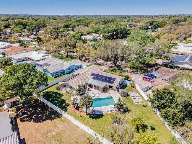Building Photo - 1001 Grovewood Ct