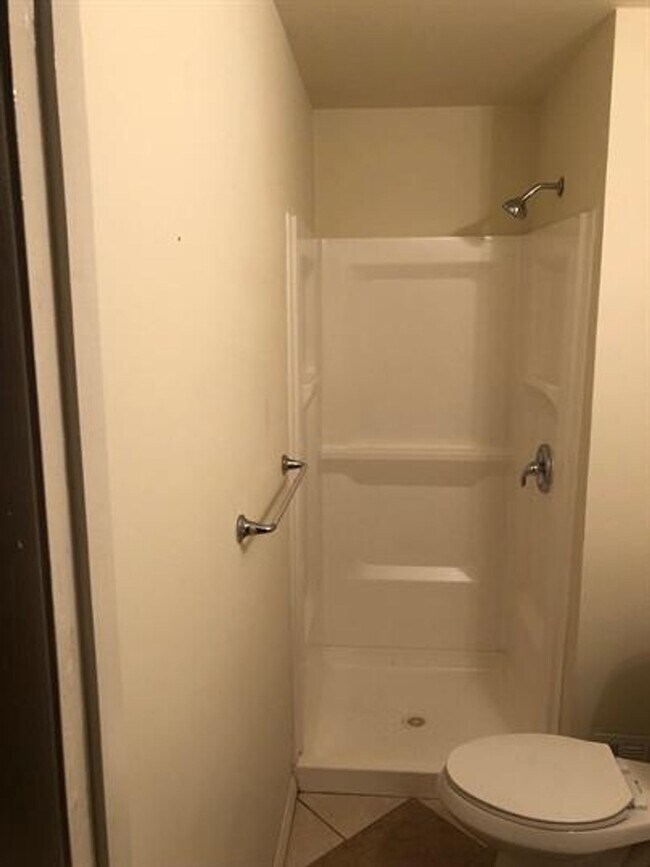 Building Photo - 9083 Meadow Heights Rd